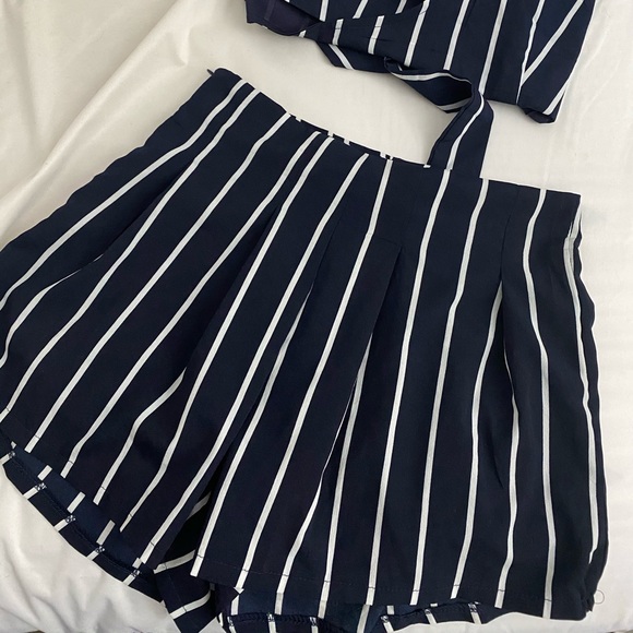Striped shirt & shorts set - Picture 2 of 2
